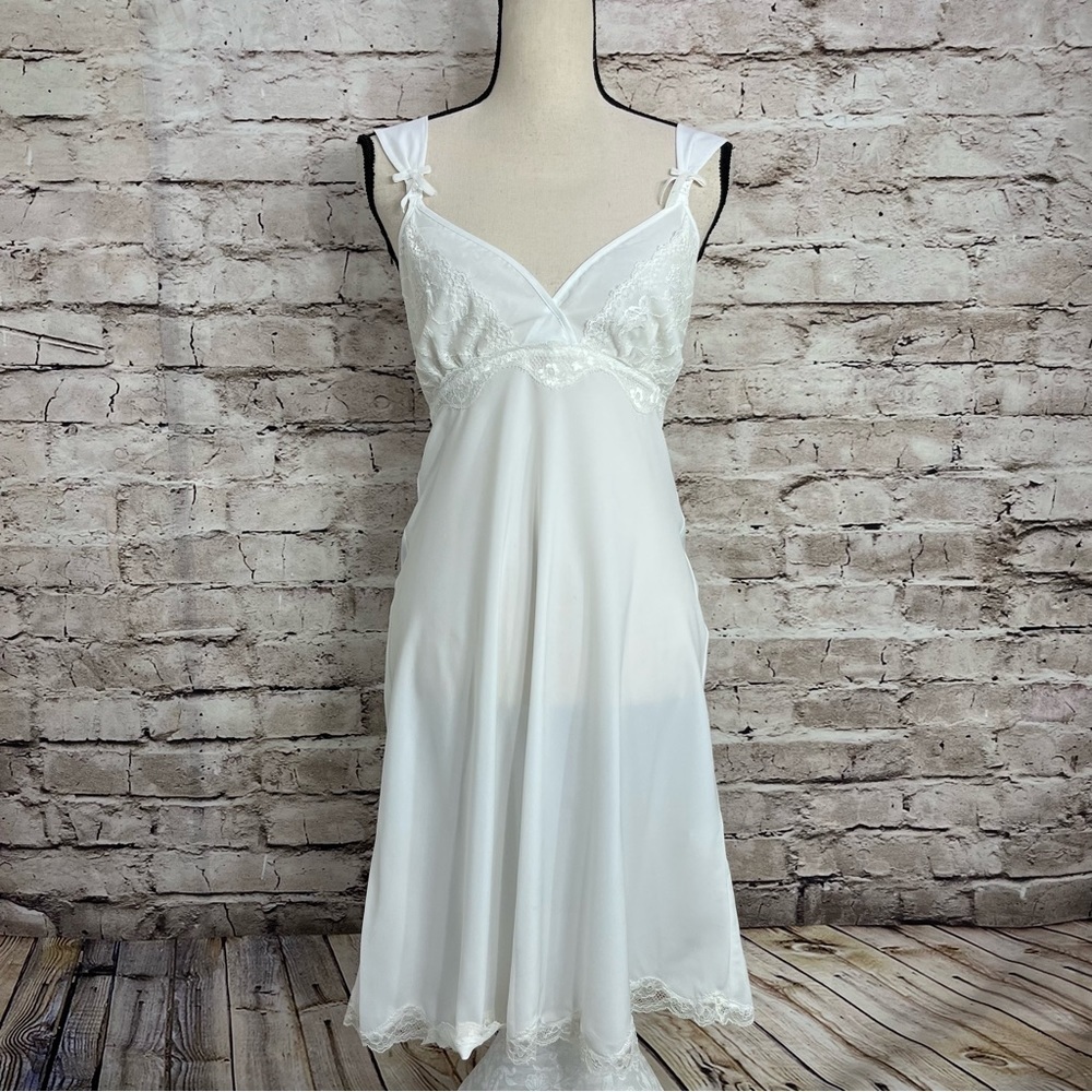 Jogé Nightgown White Mid Length Wedding Night Gown Tie Back Embroidered …